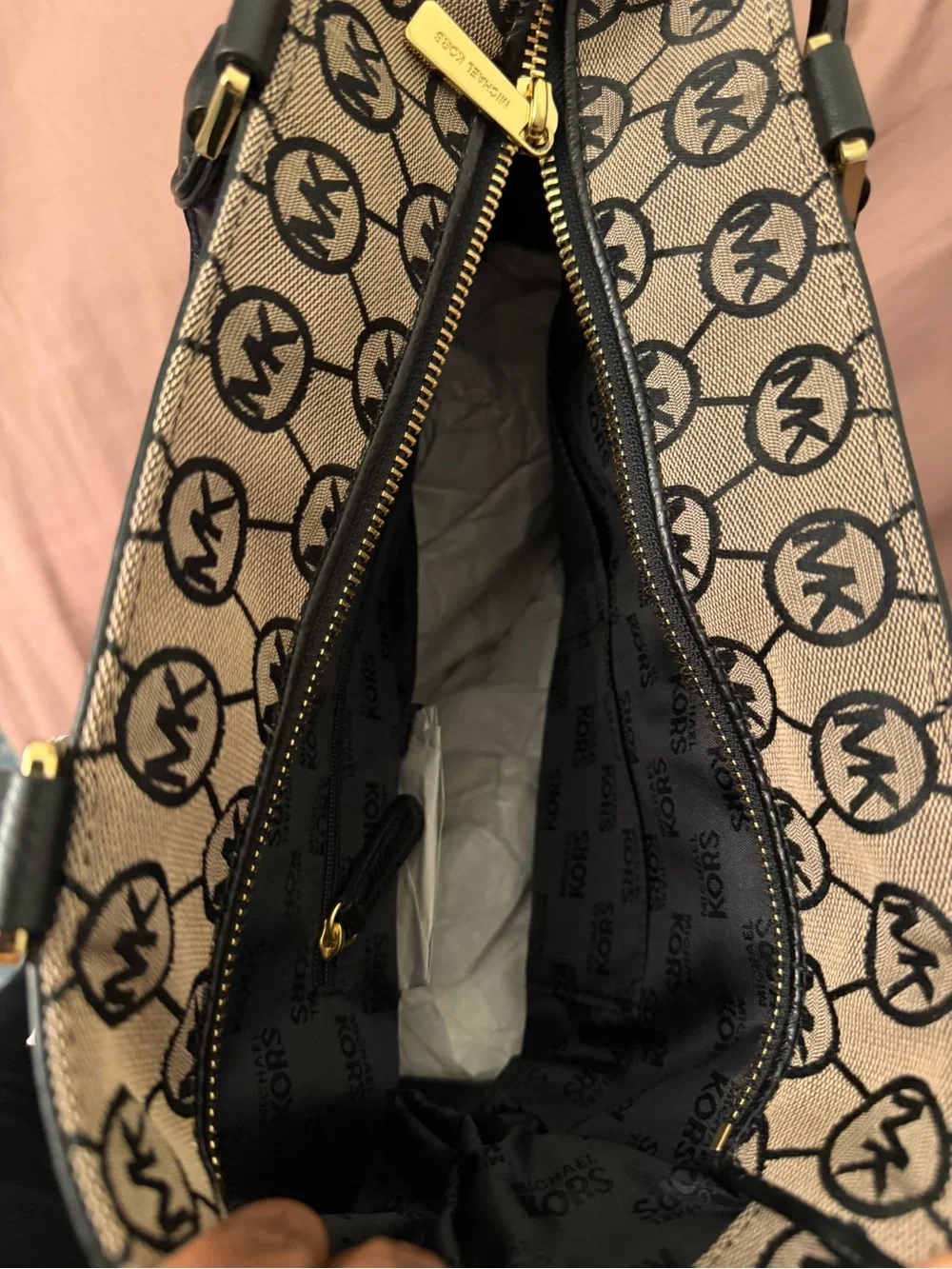 Michael Kors MK Signature monogram bucket  Handbag New!